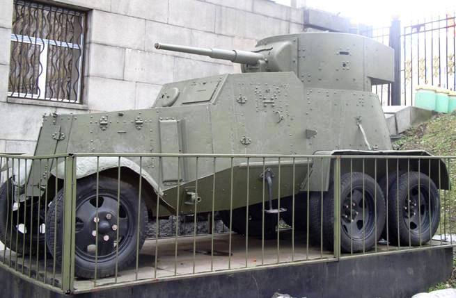 Unimodel 320 Armored Soviet Vehicle BA-3 WW II 1/72 scale model kit 